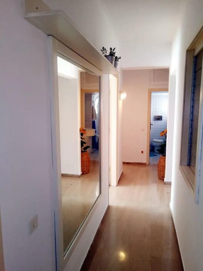 Beautiful Apartment -Up To 4 Guests- Close To City Centre! Thessaloniki