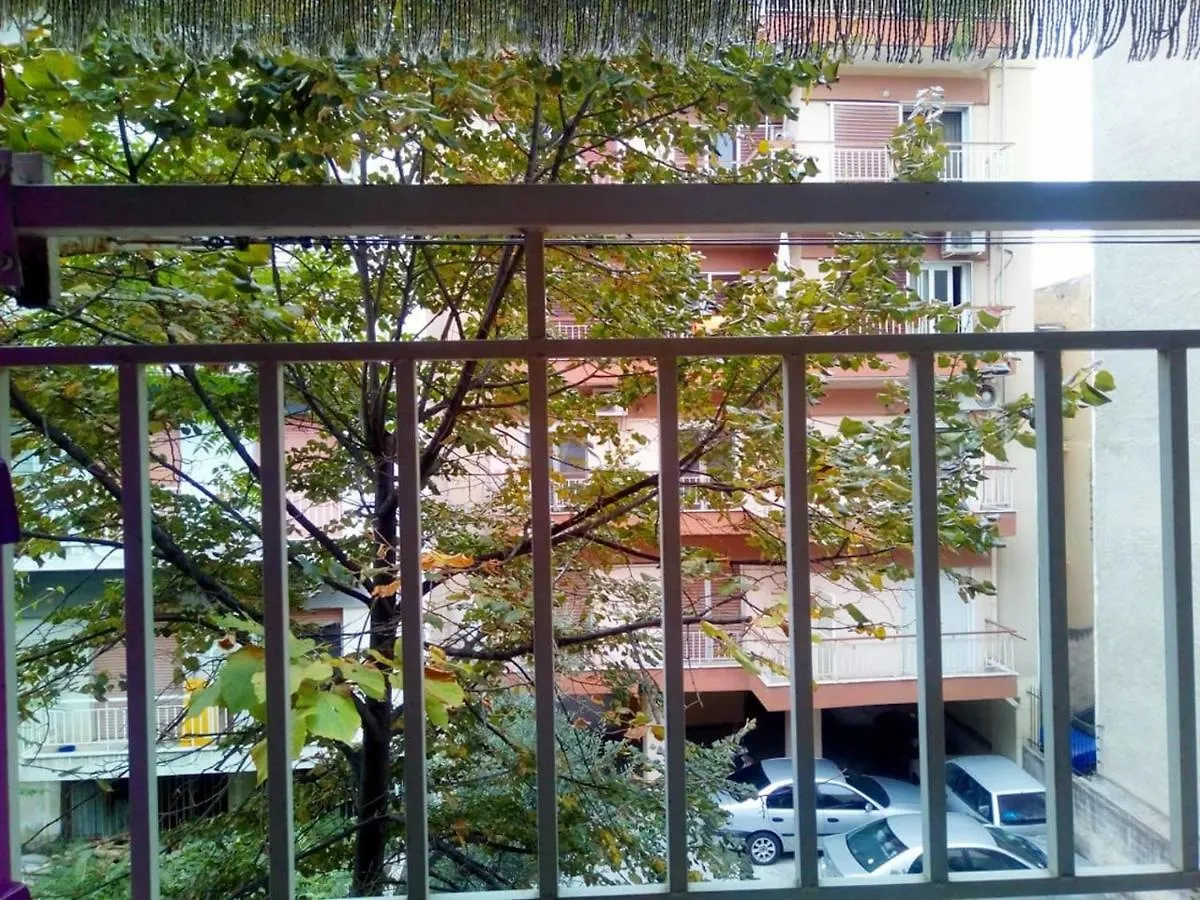 Beautiful Apartment -Up To 4 Guests- Close To City Centre! Thessaloniki